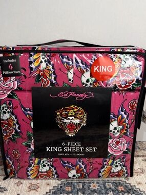 Ed Hardy King Sheet Set in Magenta with Multicolor Tattoo Motif